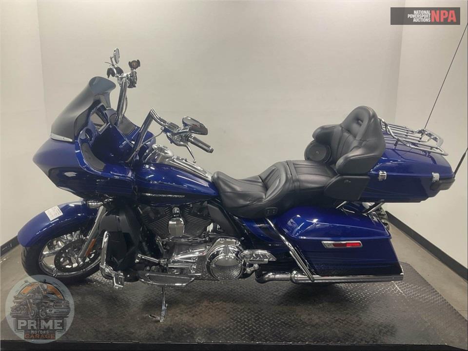 2015 Harley-Davidson FLTRUSE CVO ROAD GLIDE ULTRA — фото 3