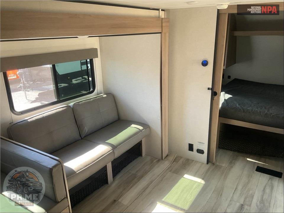 2025 Keystone Rv M-26 BX - COLEMAN LIGHT SERIES — фото 6