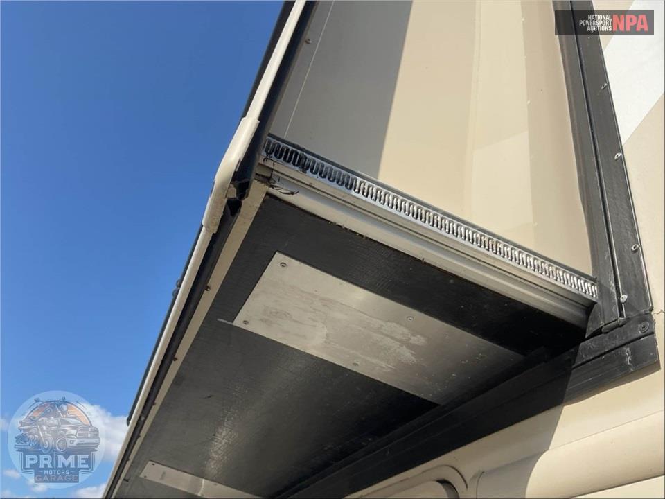 2018 Thor Motor Coach M-31E E450-V10 - FOUR WINDS SERIES — фото 61