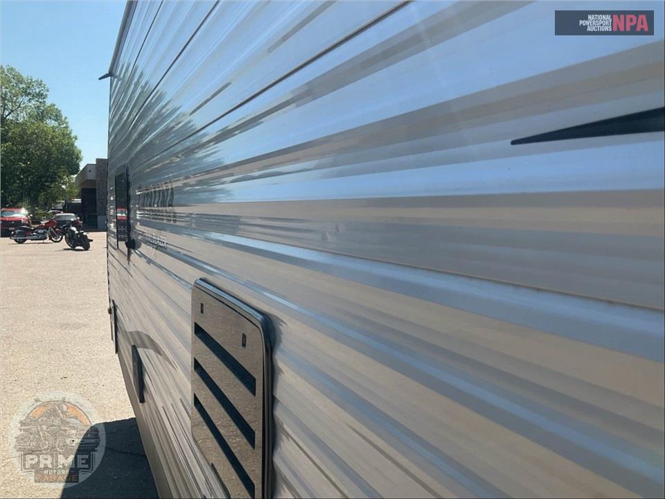 2017 Coachmen By Forest River M-22 TH - CATALINA TRAIL BLAZER TOY HAULER SERIES — фото 27