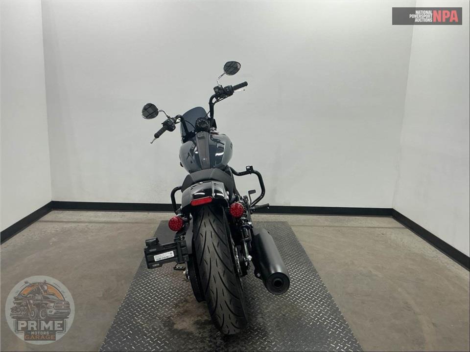 2025 Indian Motorcycle SPORT SCOUT SIXTY LIMITED (SMOKE) — фото 4