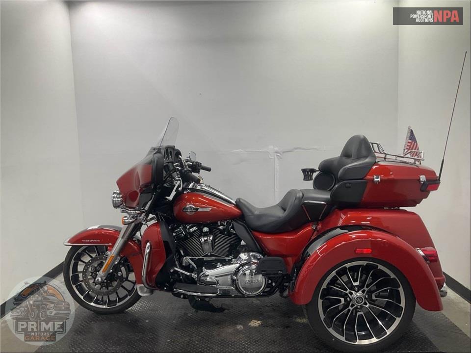 2025 Harley-Davidson FLHTCUTG TRI GLIDE ULTRA CLASSIC — фото 3