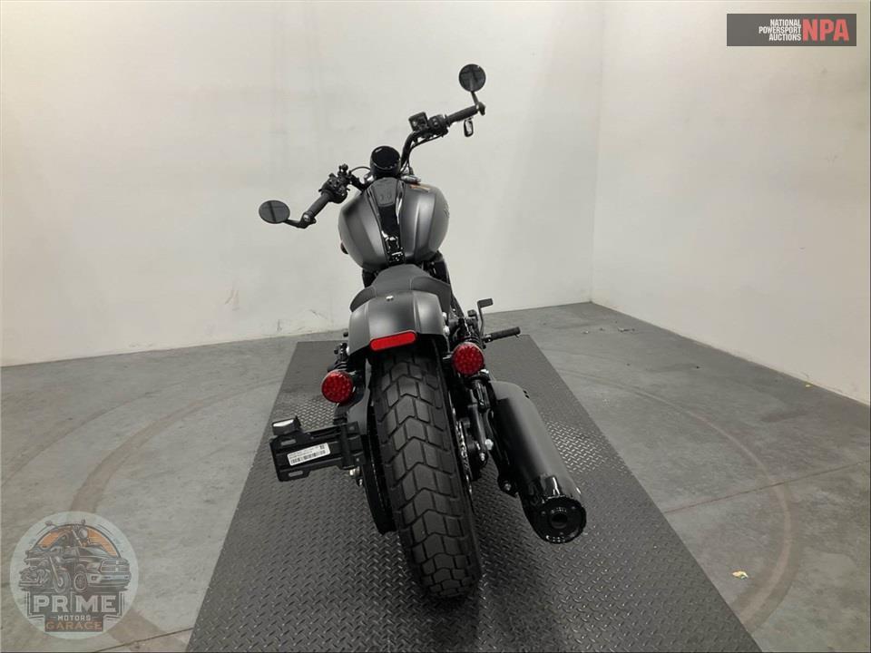 2025 Indian Motorcycle SCOUT BOBBER LIMITED WITH TECHNOLOGY PACKAGE (BLACK) — фото 4