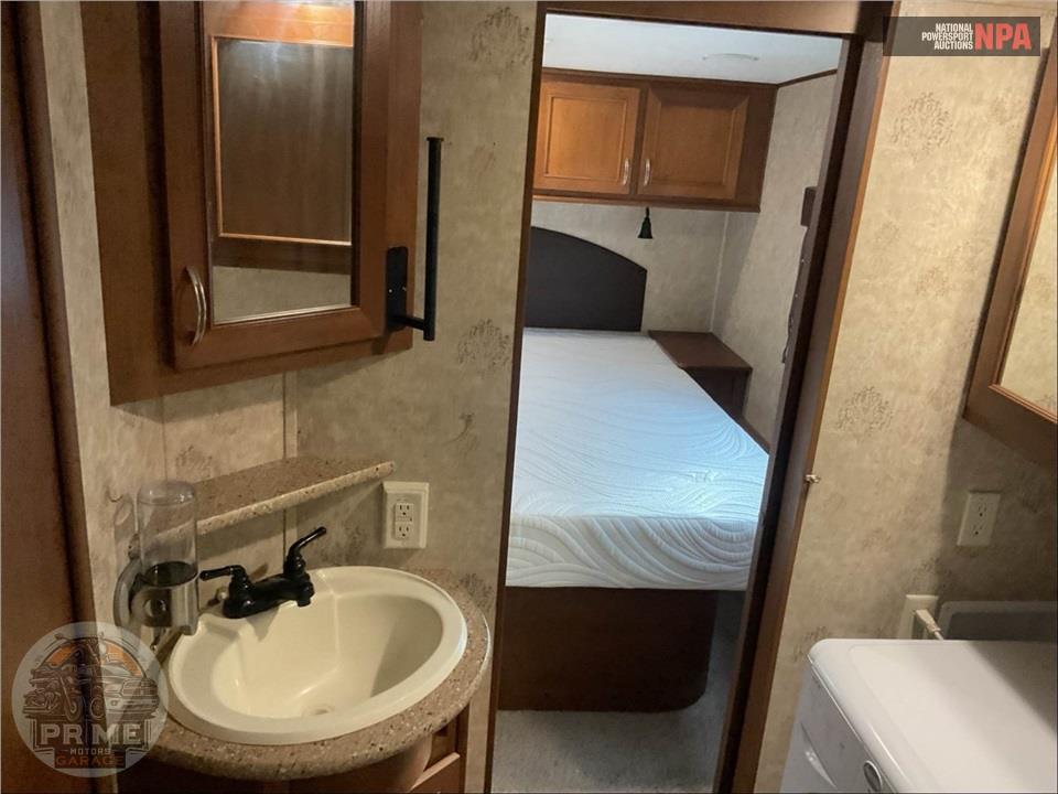 2017 Highland Ridge Rv M-376FBH - ROAMER FIFTH WHEEL SERIES — фото 20