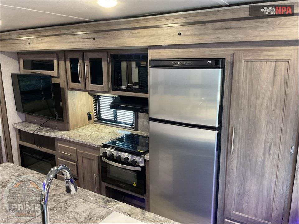 2022 Crossroads Rv M-340 RE - ZINGER SERIES — фото 6
