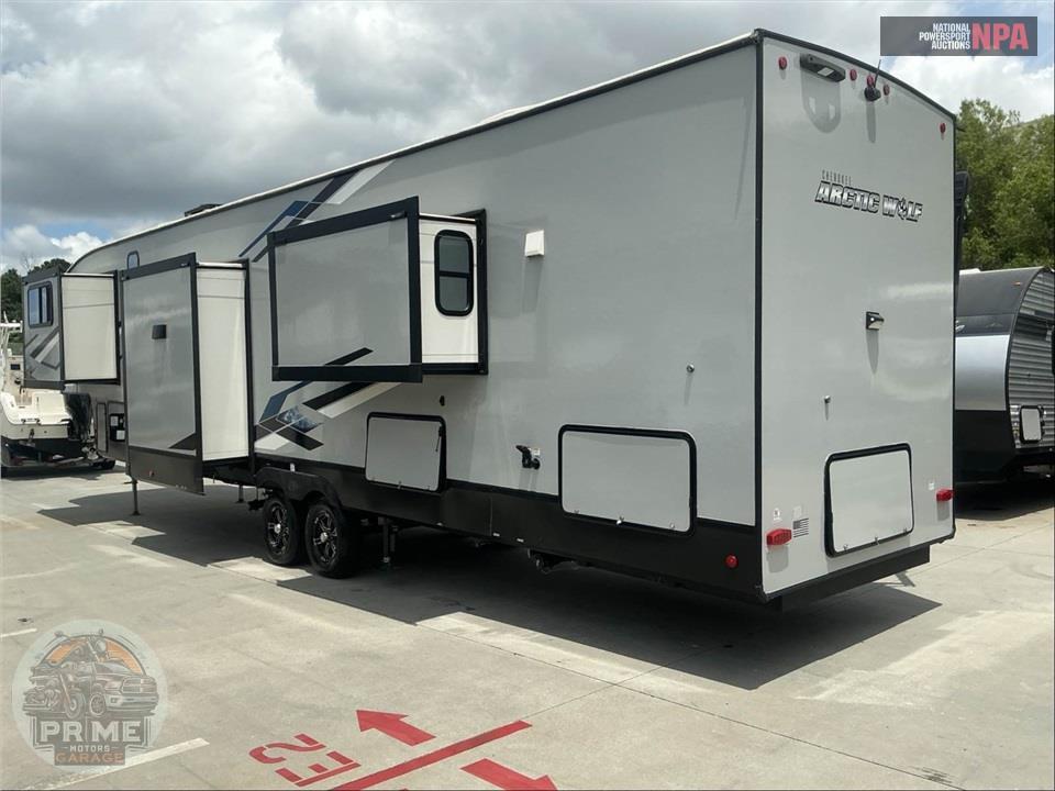 2023 Cherokee By Forest River M-3910SUITE - ARCTIC WOLF FIFTH WHEEL SERIES — фото 3
