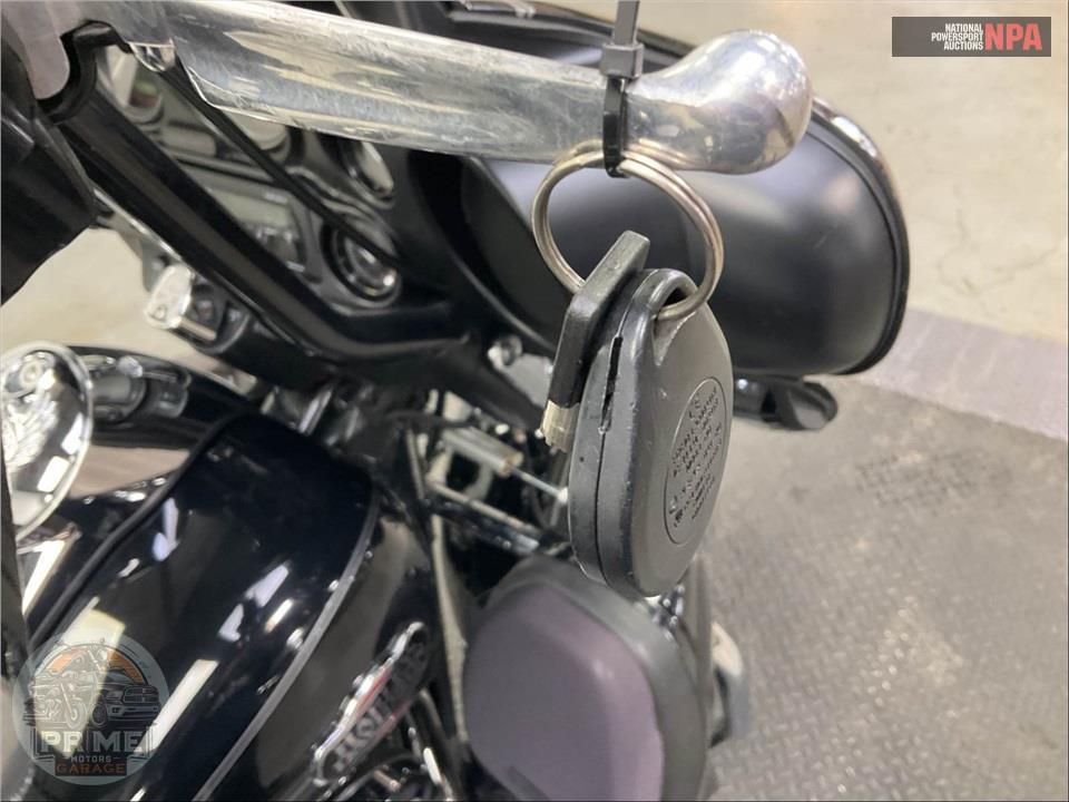 2013 Harley-Davidson FLHTCUTG TRIGLIDE UL CLSC — фото 12