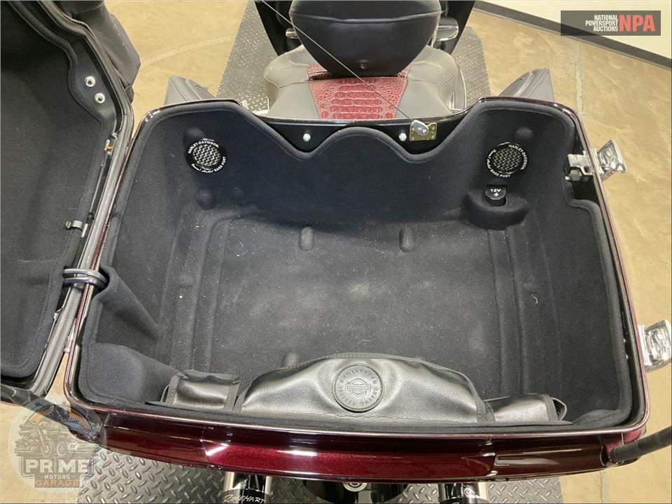 2013 Harley-Davidson FLHTCUSE8 SCREAMIN EAGLE — фото 35