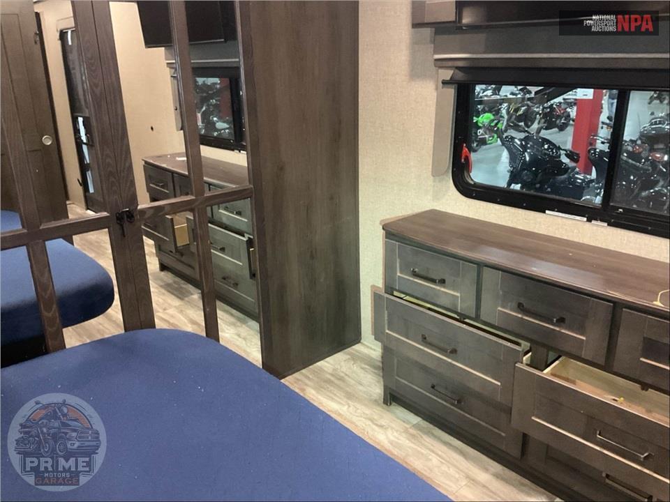 2022 Grand Design Recreational Vehicles M-315RLTS - REFLECTION SERIES — фото 13