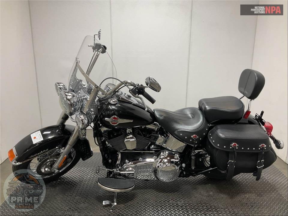 2017 Harley-Davidson FLSTC HERITAGE SOFTAIL CLASSIC — фото 3