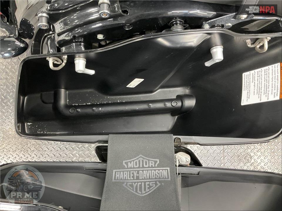 2023 Harley-Davidson FLHXS STREET GLIDE SPECIAL — фото 18