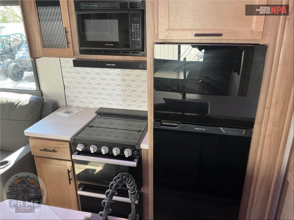 2023 Cherokee By Forest River M-3660SUITE - ARCTIC WOLF FIFTH WHEEL SERIES — фото 21