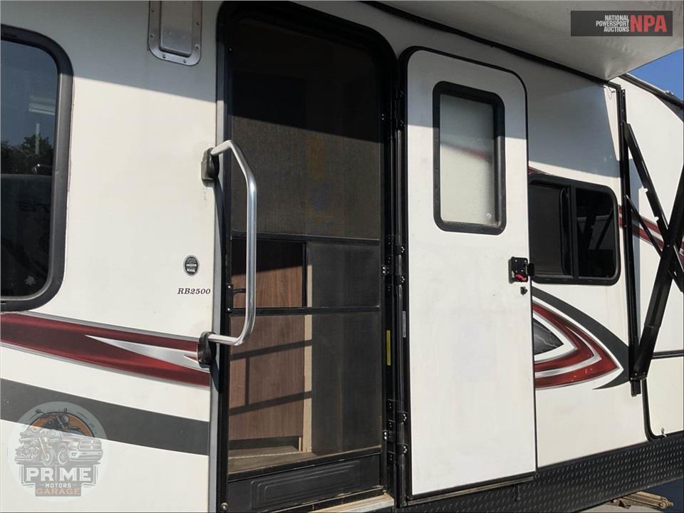 2016 Rubicon M-2500 - TOY HAULER SERIES — фото 39