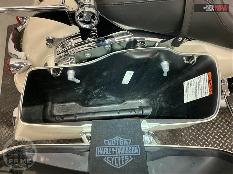 2022 Harley-Davidson FLHX STREET GLIDE — фото 19