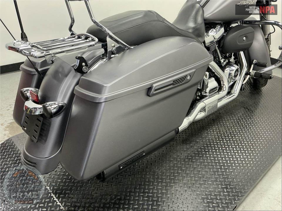 2017 Harley-Davidson FLHXS STREET GLIDE SPECIAL — фото 28