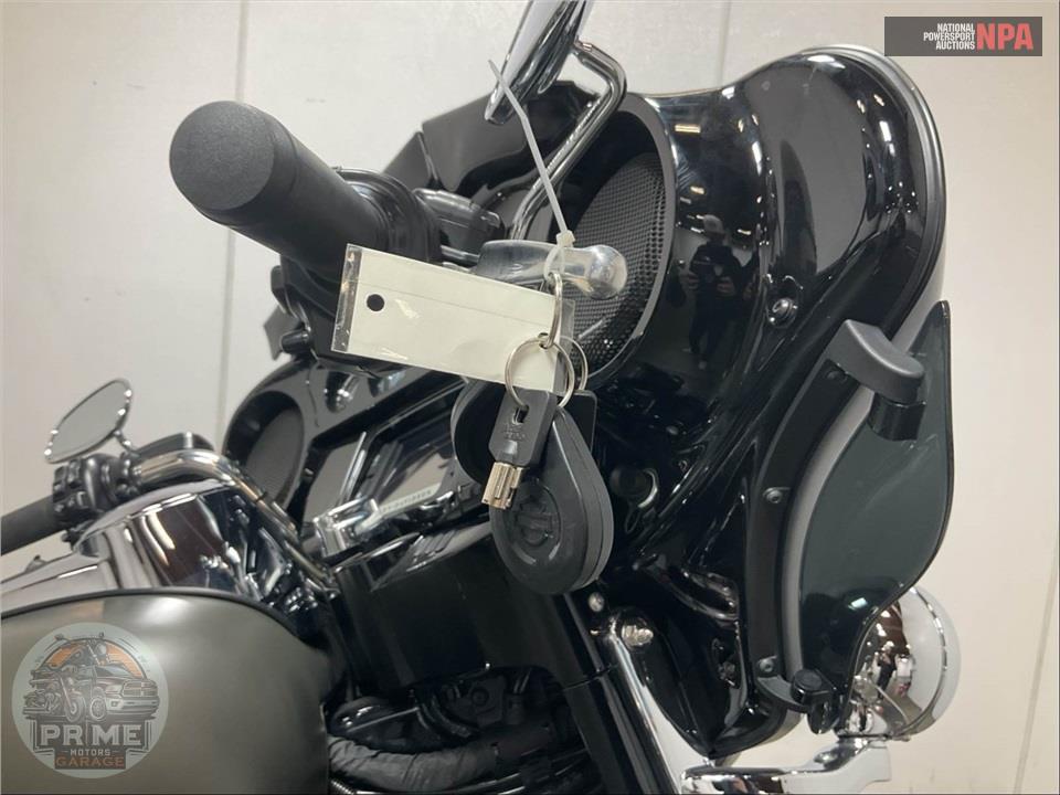 2018 Harley-Davidson FLHTK ULTRA LIMITED — фото 11