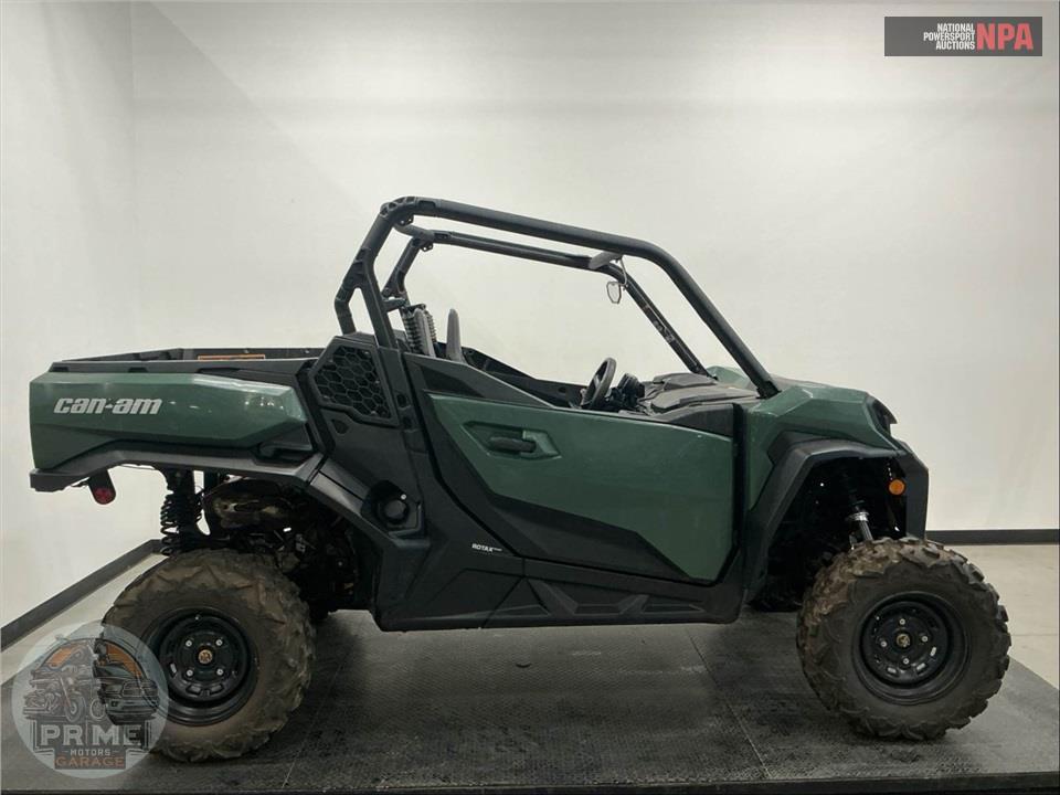 2023 CAN-AM COMMANDER DPS 700
