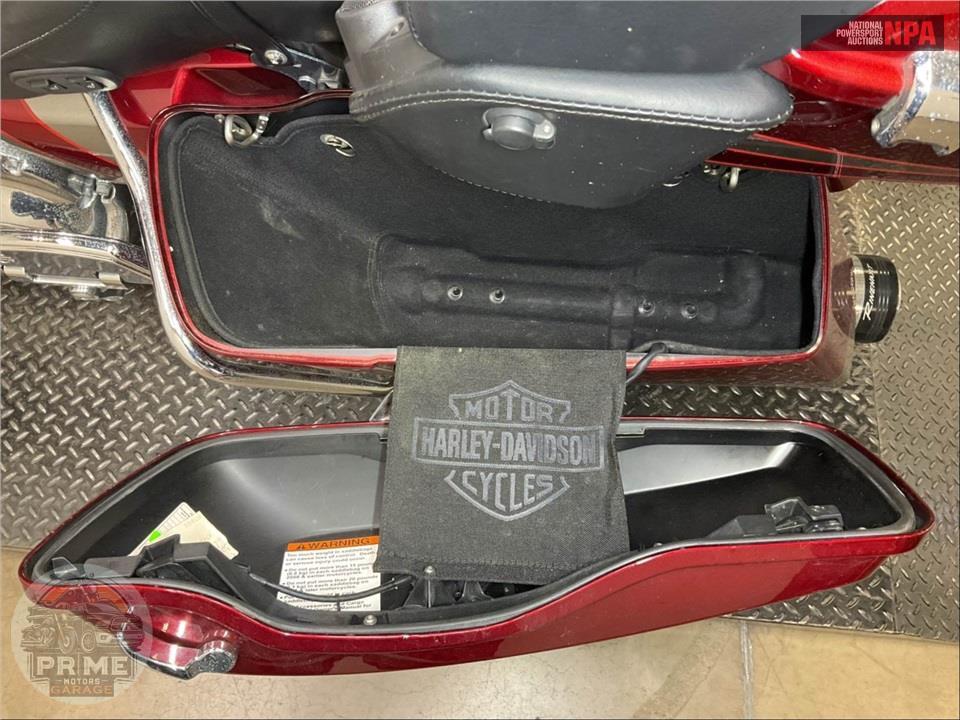 2016 Harley-Davidson FLTRUSE CVO ROAD GLIDE ULTRA — фото 24