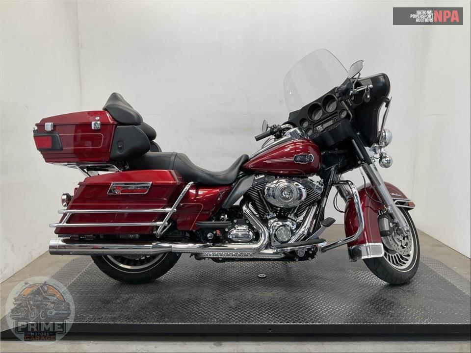 2010 Harley-Davidson FLHTCU ULTRA CLASSIC ELECTRA GLIDE — фото 1