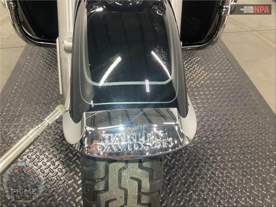 2024 Harley-Davidson FLHTCUTG TRI GLIDE ULTRA CLASSIC — фото 18