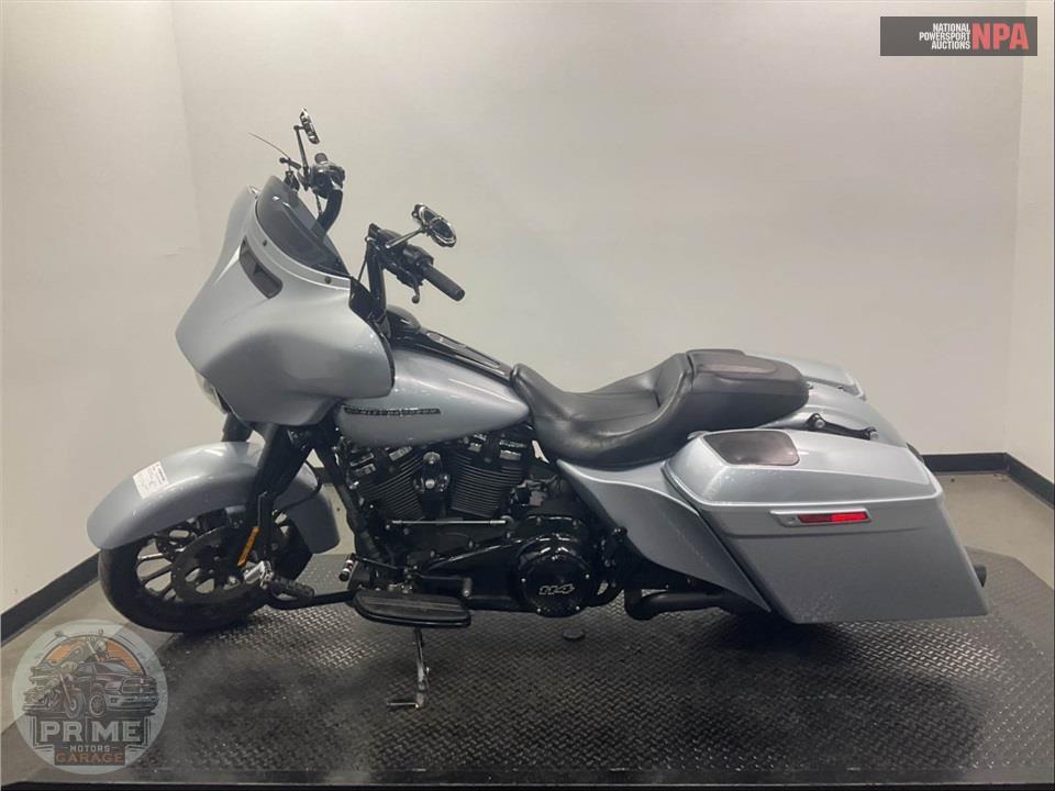 2019 Harley-Davidson FLHXS STREET GLIDE SPECIAL — фото 3