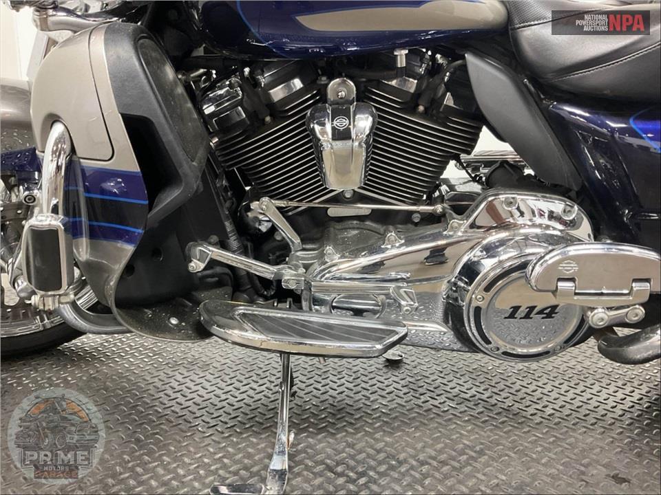 2017 Harley-Davidson FLHTKSE CVO ULTRA LIMITED — фото 8