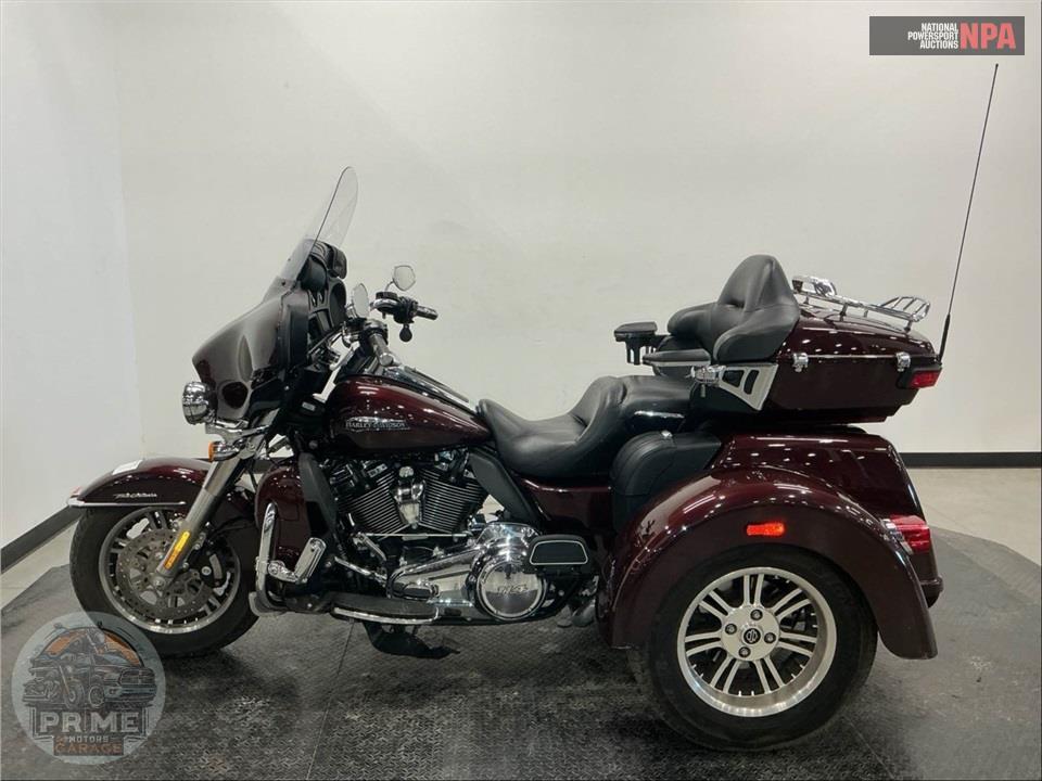 2019 Harley-Davidson FLHTCUTG TRI GLIDE ULTRA — фото 3