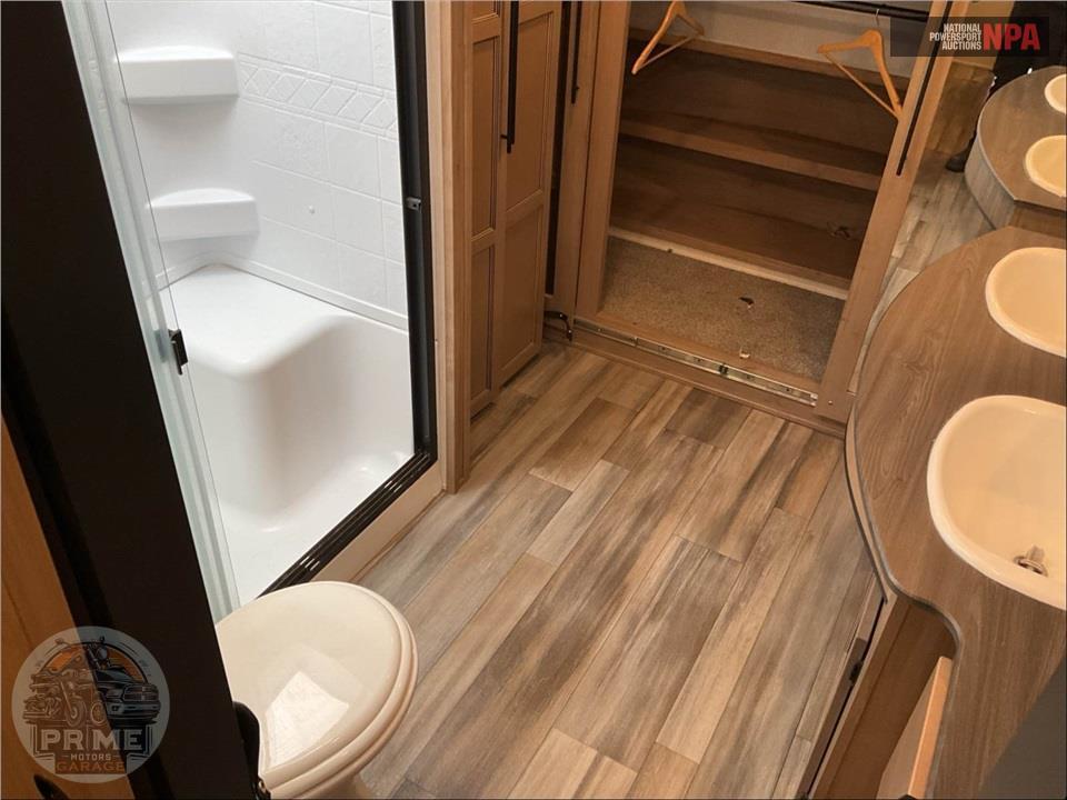 2024 Sabre By Forest River M-38RLH - FIFTH WHEEL SERIES — фото 16