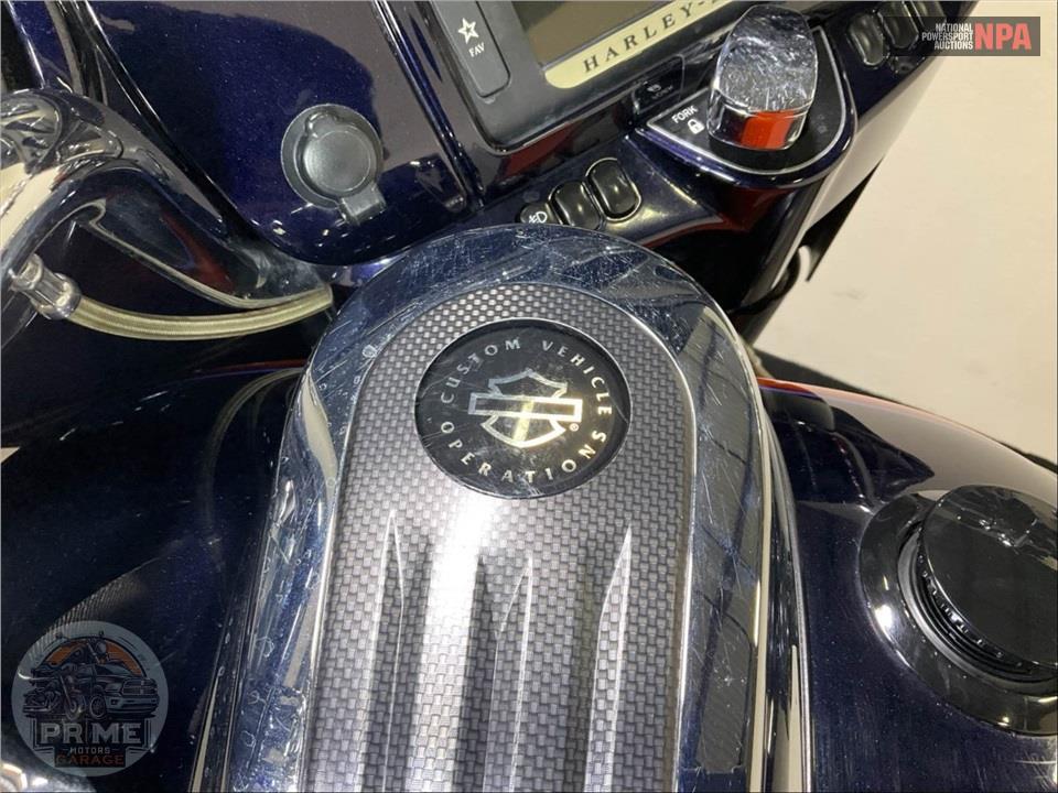 2015 Harley-Davidson FLHXSE CVO STREET GLIDE SPECIAL — фото 23