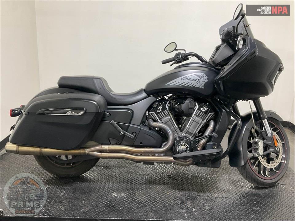 2020 Indian Motorcycle CHALLENGER DARK HORSE SMOKE (BLACK) — фото 1