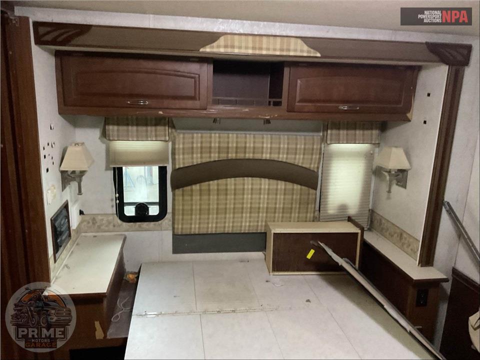 2005 Itasca M-38R-WORKHORSE (**) - SUNCRUISER SERIES — фото 26