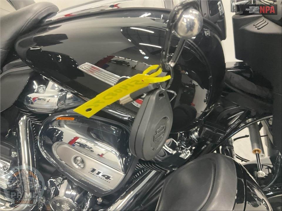 2022 Harley-Davidson FLHTCUTG TRI GLIDE ULTRA CLASSIC — фото 9