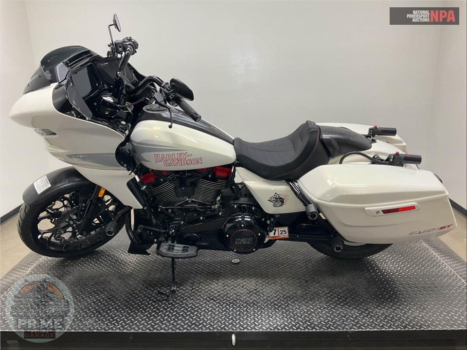 2024 Harley-Davidson FLTRXSTSE CVO ROAD GLIDE ST — фото 3