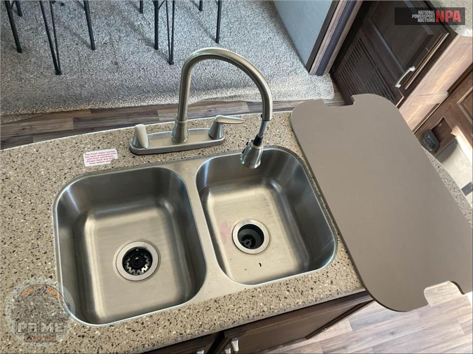 2017 Keystone Rv M-29 RLI - COUGAR X-LITE FIFTH WHEEL SERIES — фото 18