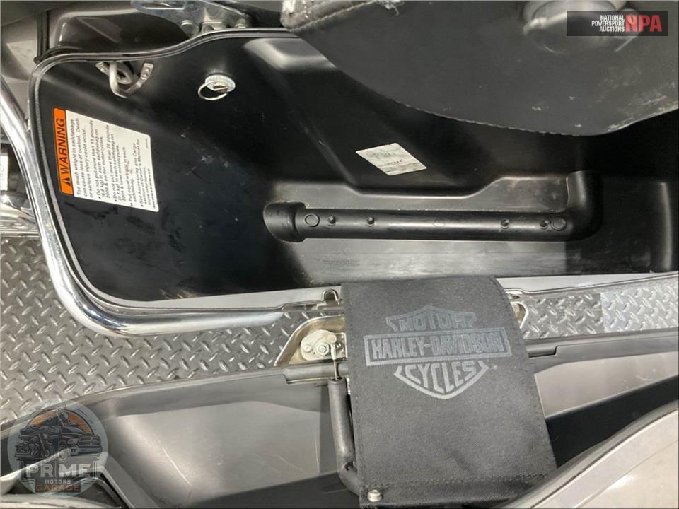 2014 Harley-Davidson FLHTK ELECTRA GLIDE ULTRA LIMITED — фото 27