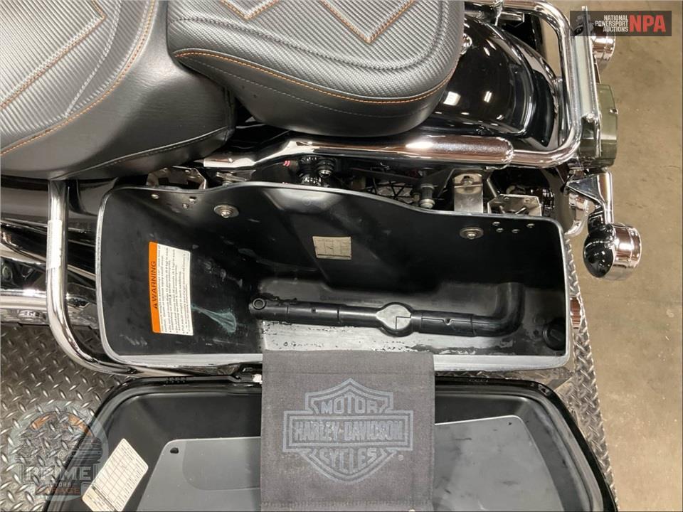 2005 Harley-Davidson FLHRCI ROAD KING CLASSIC — фото 20
