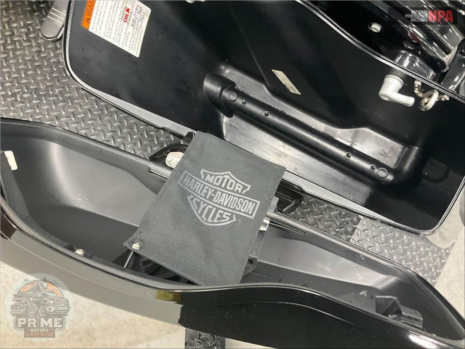 2019 Harley-Davidson FLTRXS ROAD GLIDE SPECIAL — фото 18