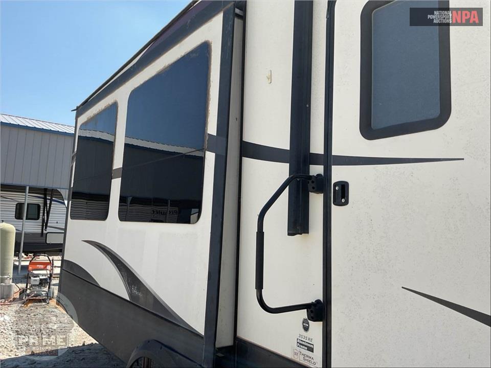 2015 Keystone Rv M-3535 RE - ALPINE FIFTH WHEEL SERIES — фото 21