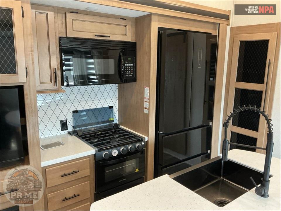 2023 Sabre By Forest River M-38DBQ - FIFTH WHEEL SERIES — фото 18