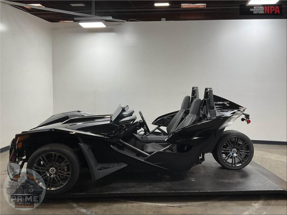 2018 Polaris SLINGSHOT S (BLACK) — фото 3