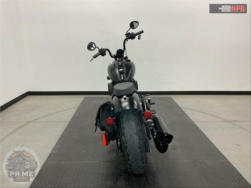 2022 Indian Motorcycle CHIEF BOBBER DARK HORSE — фото 4