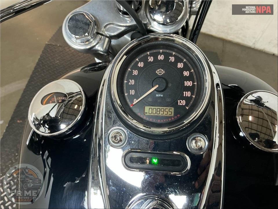 2017 Harley-Davidson FXDWG-103 DYNA WIDE GLIDE — фото 5