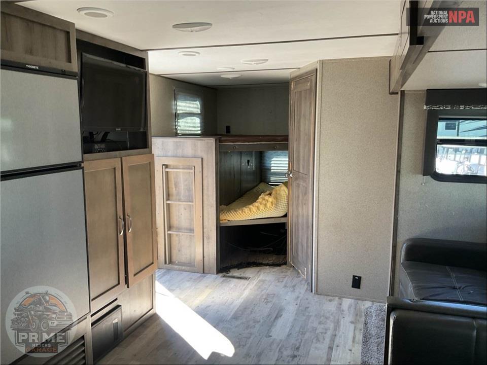 2018 Keystone Rv M-29 BH - SPRINTER CAMPFIRE EDITION SERIES — фото 9