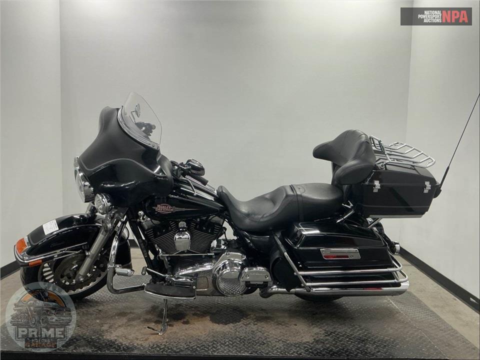 2009 Harley-Davidson FLHTC ELECTRA GLIDE CLASSIC — фото 3