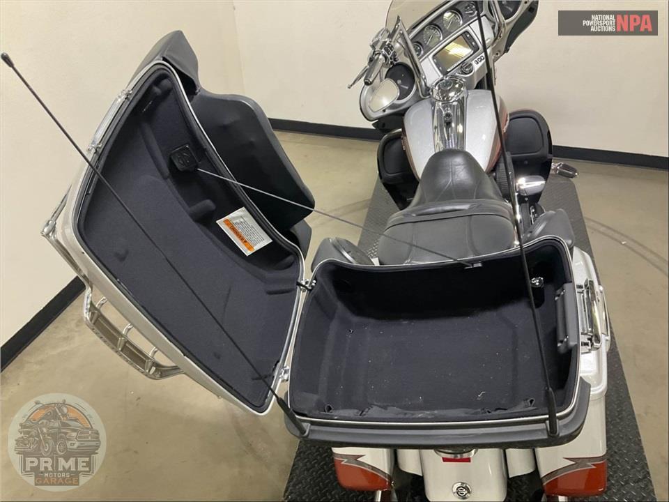 2014 Harley-Davidson FLHTKSE CVO ULTRA LIMITED — фото 29