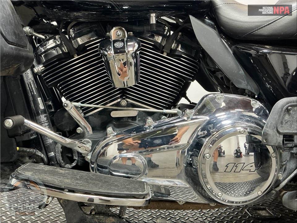 2024 Harley-Davidson FLHTCUTG TRI GLIDE ULTRA CLASSIC — фото 7