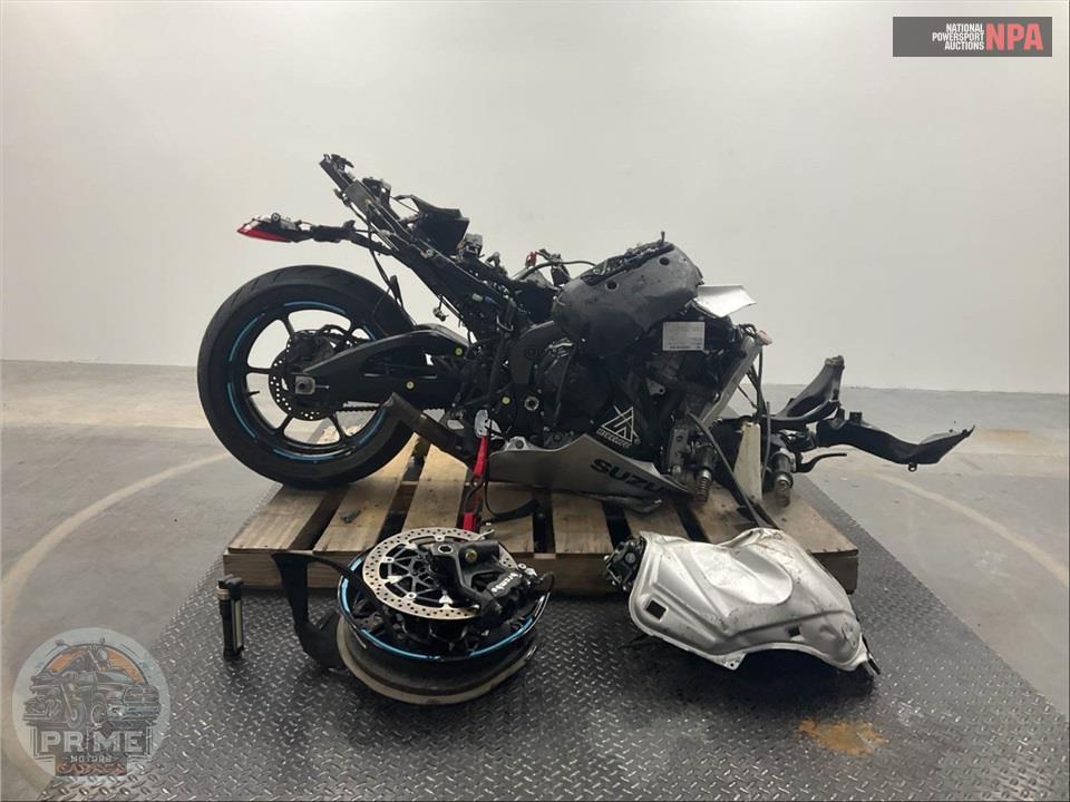 2025 Suzuki GSX-R1000AM5 — фото 1