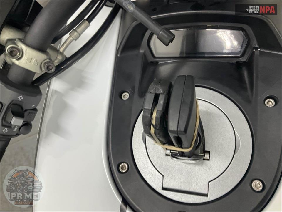 2015 Ducati DIAVEL CARBON WHITE — фото 10