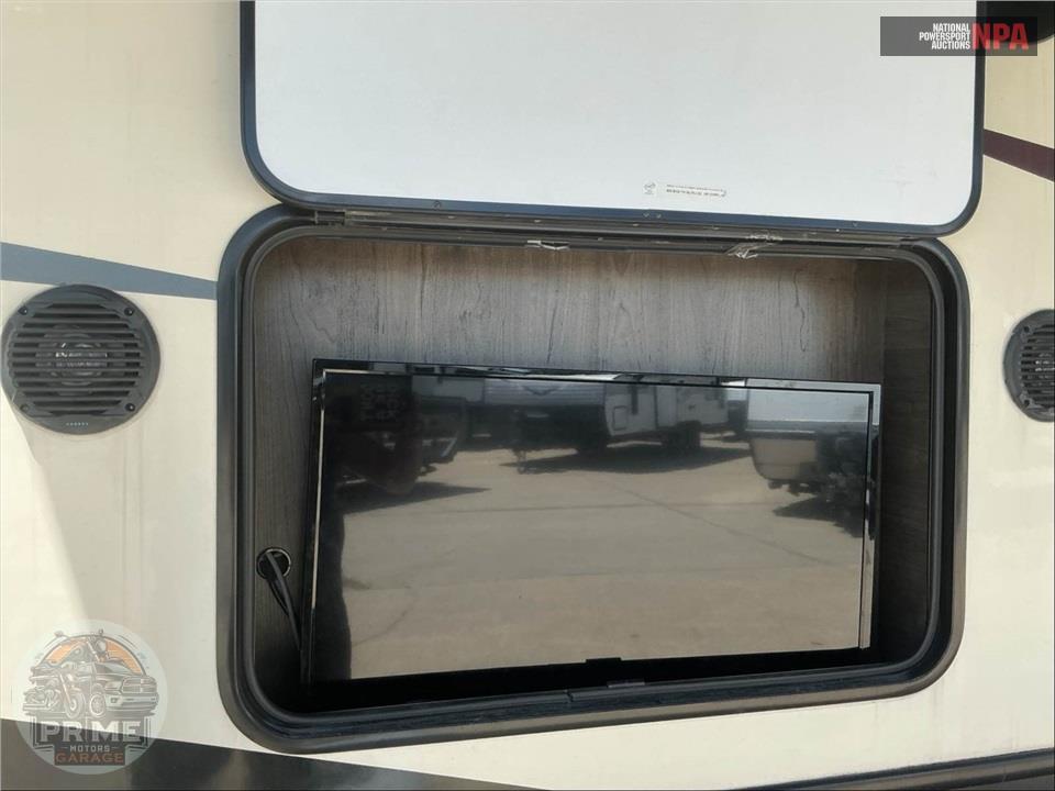 2020 Cardinal By Forest River M-370FLX - LUXURY FIFTH WHEEL SERIES — фото 36