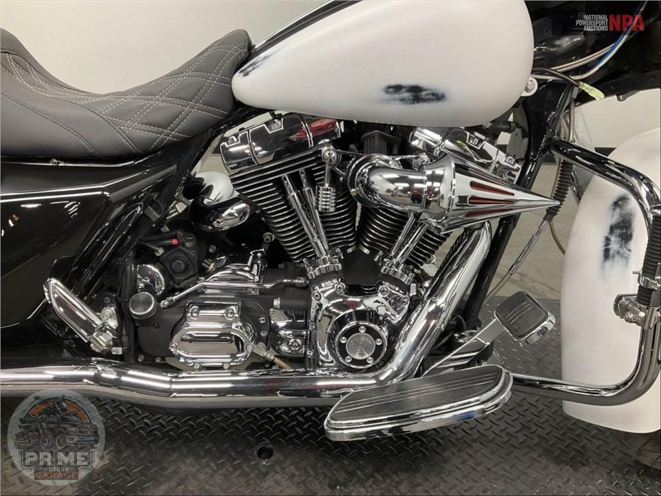 2006 Harley-Davidson FLHXI STREET GLIDE — фото 6